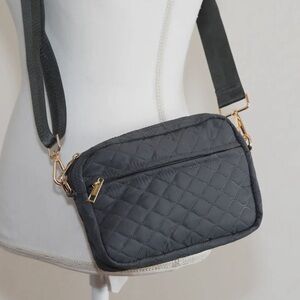 NEW Quilted Camera Crossbody Bag-Black